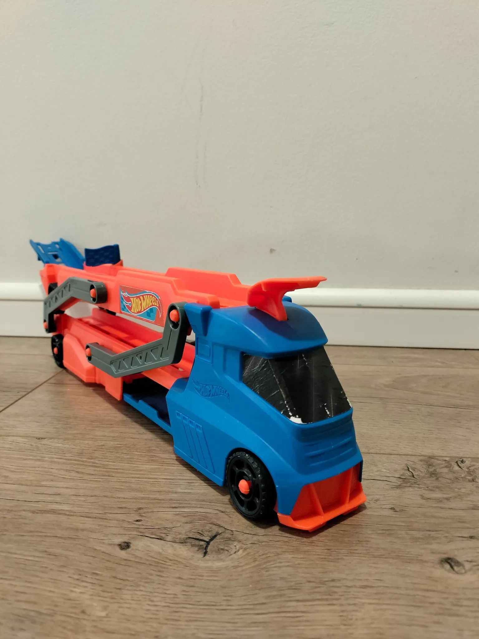 Hot wheels truck